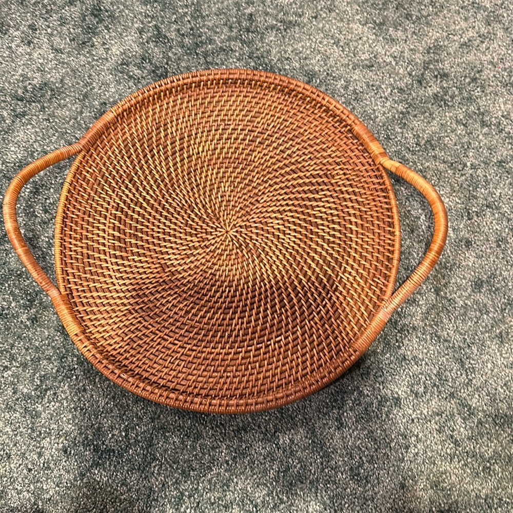 Pampered Chef Woven Selections Wicker Rattan Round Serving Tray